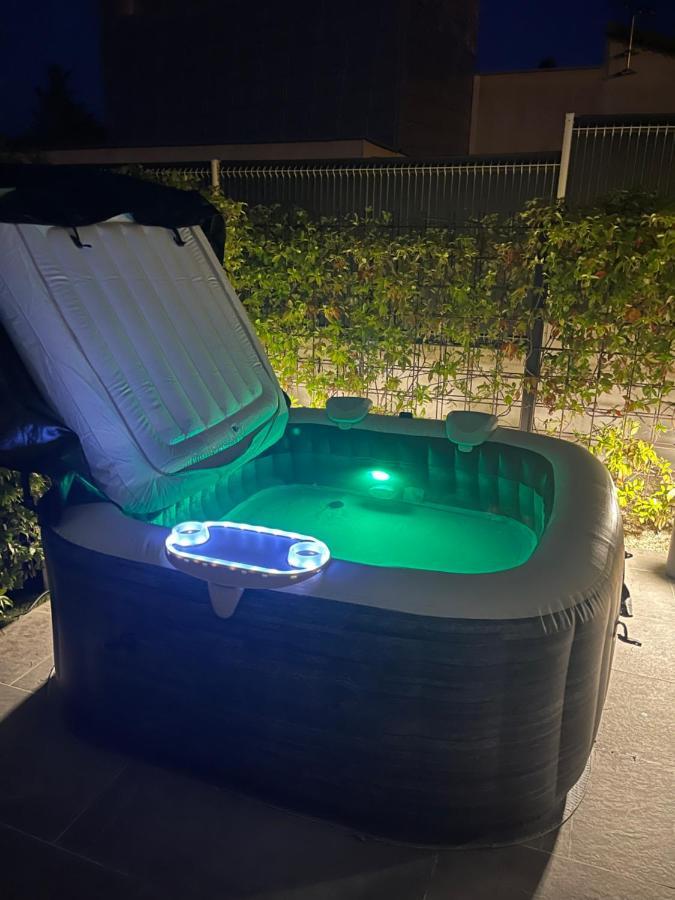 Appartement De Caractere Avec Jacuzzi Fréjus Dış mekan fotoğraf