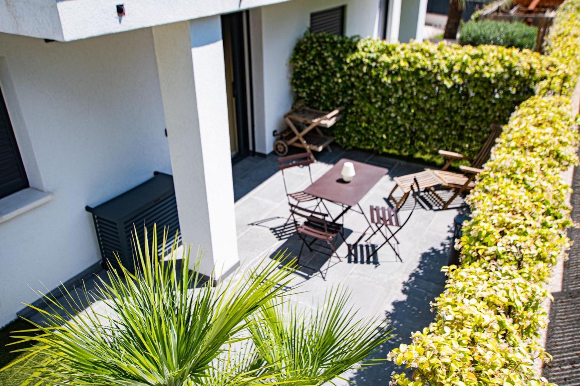 Appartement De Caractere Avec Jacuzzi Fréjus Dış mekan fotoğraf